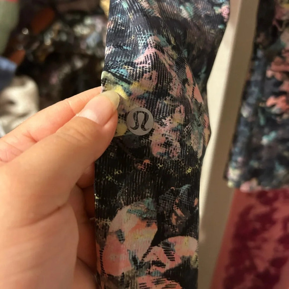 LULULEMON ALIGN CROPPED FLORAL LEGGINGS - Picture 3 of 5